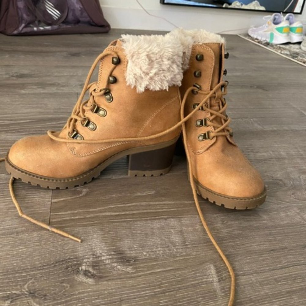 7 1/2 White Mt. Boots